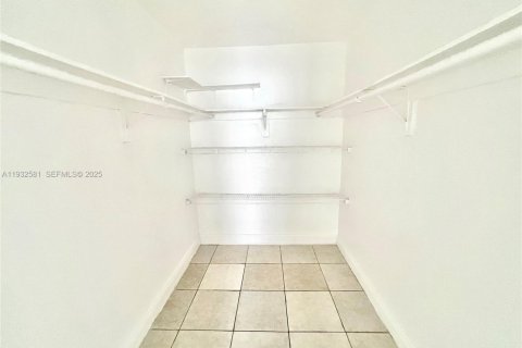 Снять в аренду квартиру в Хайалиа, Флорида 1 спальня, 69.03м2, № 1991000 - фото 10