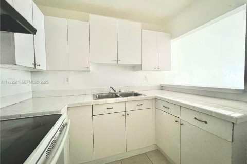 Снять в аренду квартиру в Хайалиа, Флорида 1 спальня, 69.03м2, № 1991000 - фото 14