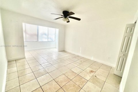 Снять в аренду квартиру в Хайалиа, Флорида 1 спальня, 69.03м2, № 1991000 - фото 8