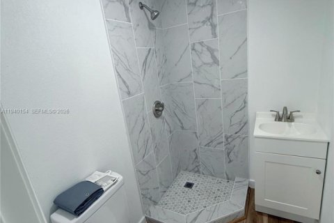 Immobilier commercial à louer à Homestead, Floride: 1 chambre, 207.17 m2 № 1997365 - photo 3