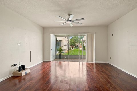 Touwnhouse à louer à Wesley Chapel, Floride: 3 chambres, 147.53 m2 № 2400459 - photo 11