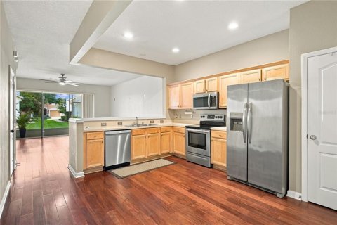 Touwnhouse à louer à Wesley Chapel, Floride: 3 chambres, 147.53 m2 № 2400459 - photo 8