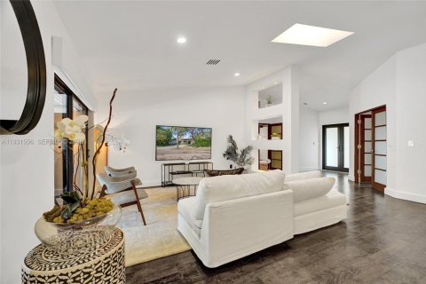 Купить виллу или дом в Майами, Флорида 4 спальни, № 1989916 - фото 8