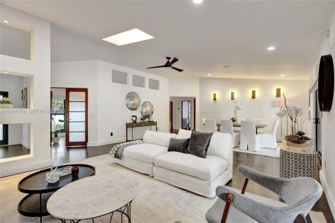 Купить виллу или дом в Майами, Флорида 4 спальни, № 1989916 - фото 11