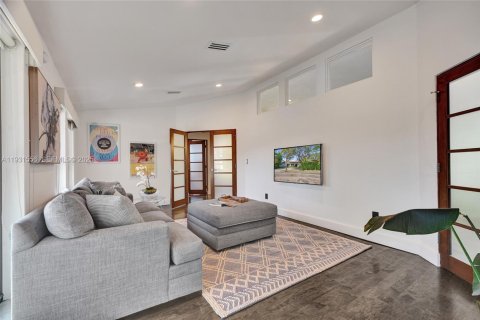 Купить виллу или дом в Майами, Флорида 4 спальни, № 1989916 - фото 16