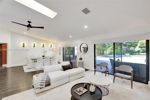 Купить виллу или дом в Майами, Флорида 4 спальни, № 1989916 - фото 10