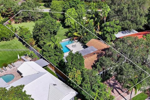 Купить виллу или дом в Майами, Флорида 4 спальни, № 1989916 - фото 1