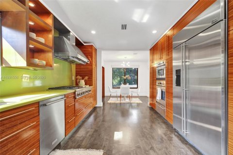 Купить виллу или дом в Майами, Флорида 4 спальни, № 1989916 - фото 19