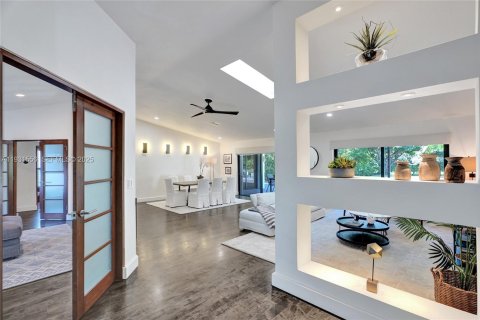 Купить виллу или дом в Майами, Флорида 4 спальни, № 1989916 - фото 4