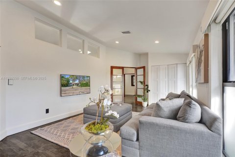 Купить виллу или дом в Майами, Флорида 4 спальни, № 1989916 - фото 15