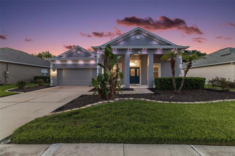 House in Mount Dora, Florida 4 bedrooms, 188.03 sq.m. № 2217141