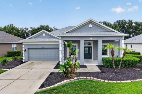 House in Mount Dora, Florida 4 bedrooms, 188.03 sq.m. № 2217141 - photo 2