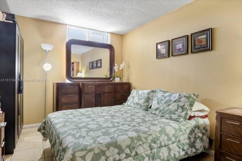 Copropriété à vendre à Miami, Floride: 2 chambres, 77.2 m2 № 1896367 - photo 4