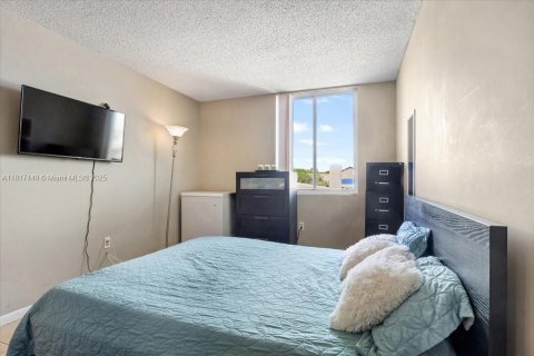 Copropriété à vendre à Miami, Floride: 2 chambres, 77.2 m2 № 1896367 - photo 8