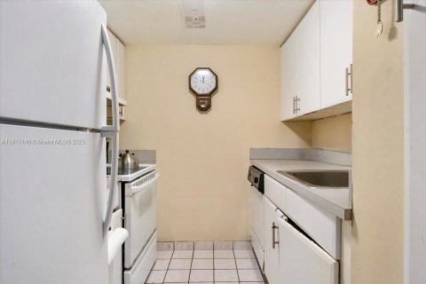 Copropriété à vendre à Miami, Floride: 2 chambres, 77.2 m2 № 1896367 - photo 9