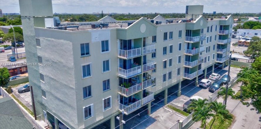 Condo à Miami, Floride, 2 chambres № 1896367