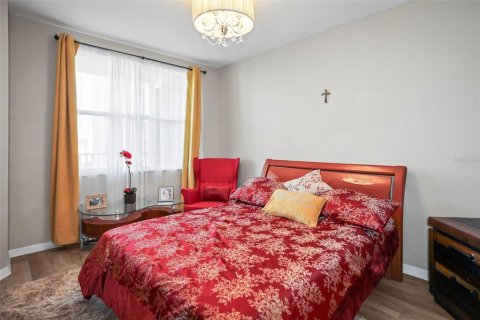 Condo in Saint Petersburg, Florida, 2 bedrooms № 2110264 - photo 14