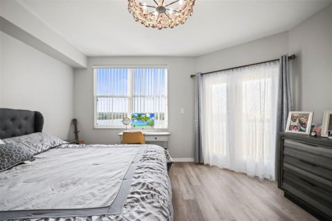 Condo in Saint Petersburg, Florida, 2 bedrooms № 2110264 - photo 12