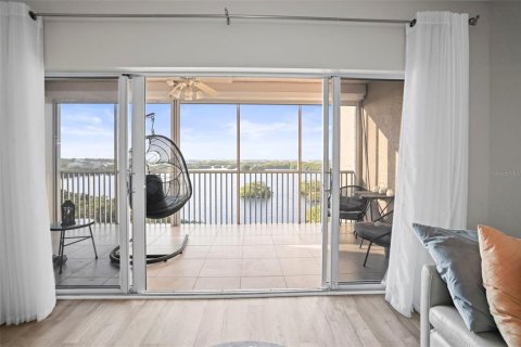 Condo in Saint Petersburg, Florida, 2 bedrooms № 2110264 - photo 23