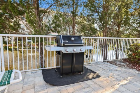 Condo in Saint Petersburg, Florida, 2 bedrooms № 2110264 - photo 30