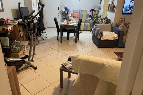 Condo in Miami, Florida, 1 bedroom № 1933561 - photo 6