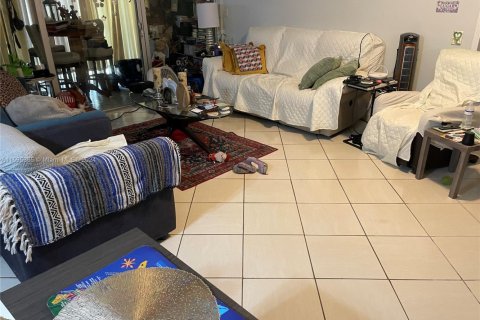Condo in Miami, Florida, 1 bedroom № 1933561 - photo 5