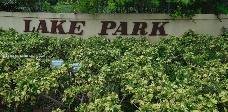 Condo in Miami, Florida, 1 bedroom № 1933561