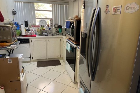 Condo in Miami, Florida, 1 bedroom № 1933561 - photo 3