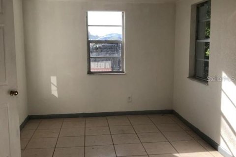 Casa en alquiler en Orlando, Florida, 5 dormitorios, 144 m2 № 1912330 - foto 6