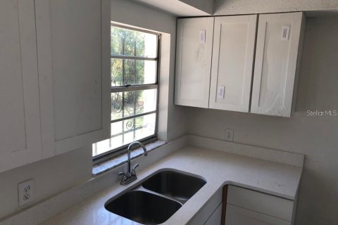 Casa en alquiler en Orlando, Florida, 5 dormitorios, 144 m2 № 1912330 - foto 10