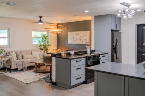 Casa en venta en Tampa, Florida, 3 dormitorios, 170.85 m2 № 1721973 - foto 16