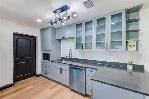 Casa en venta en Tampa, Florida, 3 dormitorios, 170.85 m2 № 1721973 - foto 18