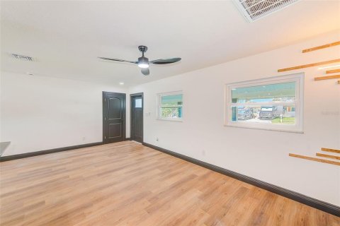 Casa en venta en Tampa, Florida, 3 dormitorios, 170.85 m2 № 1721973 - foto 11