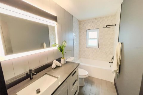 Casa en venta en Tampa, Florida, 3 dormitorios, 170.85 m2 № 1721973 - foto 25