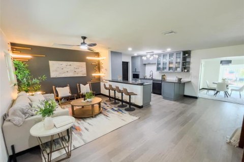 Casa en venta en Tampa, Florida, 3 dormitorios, 170.85 m2 № 1721973 - foto 5