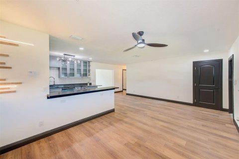 Casa en venta en Tampa, Florida, 3 dormitorios, 170.85 m2 № 1721973 - foto 10