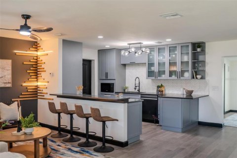 Casa en venta en Tampa, Florida, 3 dormitorios, 170.85 m2 № 1721973 - foto 12