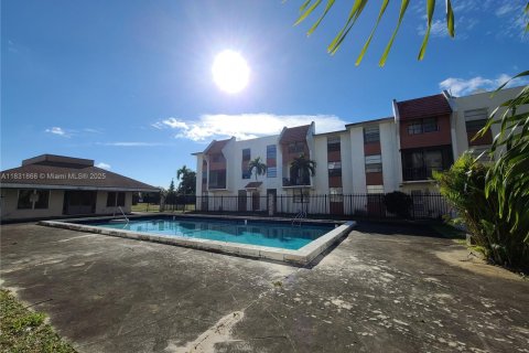 Touwnhouse à vendre à Lauderhill, Floride: 2 chambres, 93.18 m2 № 2024419 - photo 22