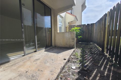 Touwnhouse à vendre à Lauderhill, Floride: 2 chambres, 93.18 m2 № 2024419 - photo 16