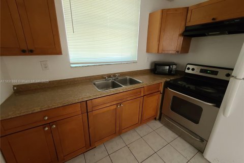 Touwnhouse à vendre à Lauderhill, Floride: 2 chambres, 93.18 m2 № 2024419 - photo 2
