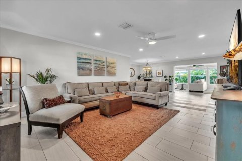 House in Venice, Florida 3 bedrooms, 156.45 sq.m. № 2107098 - photo 8