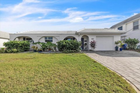 House in Venice, Florida 3 bedrooms, 156.45 sq.m. № 2107098 - photo 5
