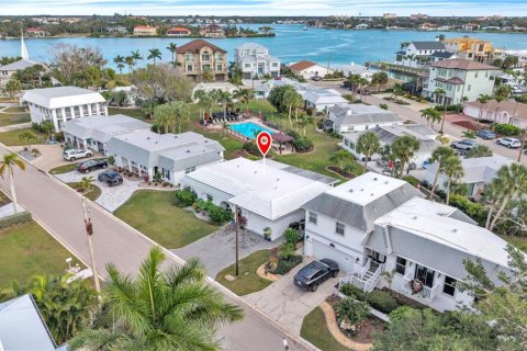 House in Venice, Florida 3 bedrooms, 156.45 sq.m. № 2107098 - photo 2
