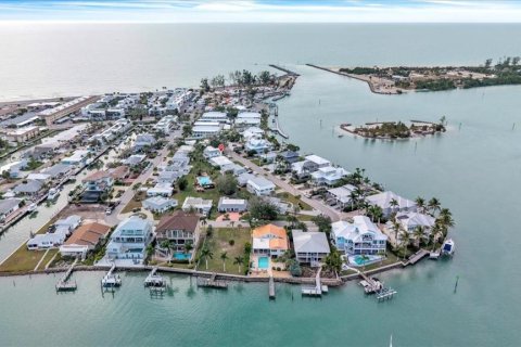 House in Venice, Florida 3 bedrooms, 156.45 sq.m. № 2107098