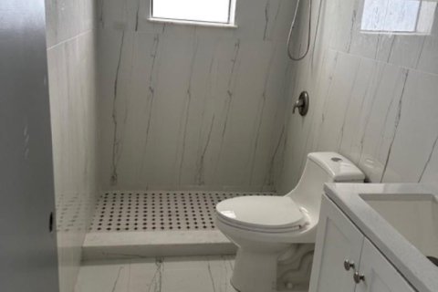 House in Homestead, Florida 2 bedrooms, 339.09 sq.m. № 2193100 - photo 14