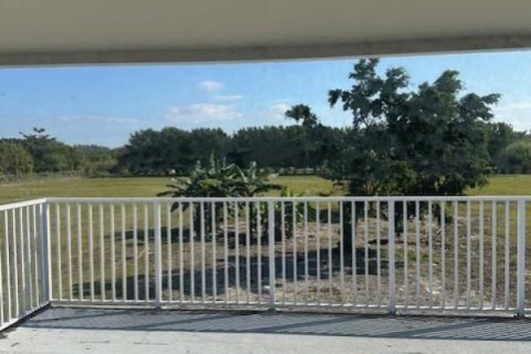 House in Homestead, Florida 2 bedrooms, 339.09 sq.m. № 2193100 - photo 8