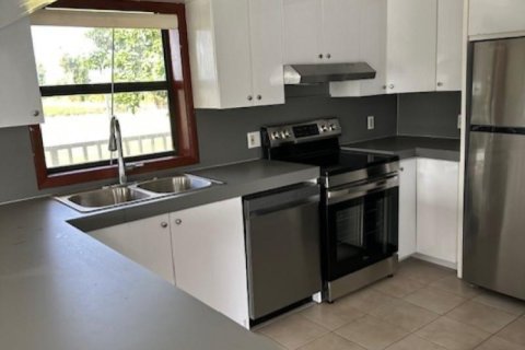 House in Homestead, Florida 2 bedrooms, 339.09 sq.m. № 2193100 - photo 7