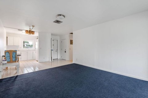 Купить кондоминиум в Уэст-Палм-Бич, Флорида 3 комнаты, 61.5м2, № 2147301 - фото 7