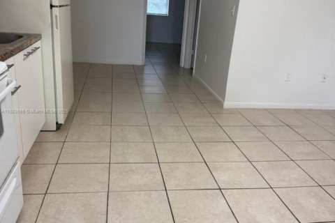 Appartement à louer à Hollywood, Floride: 1 chambre № 1929945 - photo 3