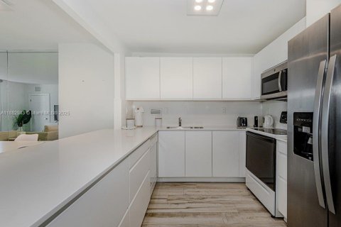 Copropriété à louer à Miami Beach, Floride: 2 chambres, 81.75 m2 № 2334624 - photo 3